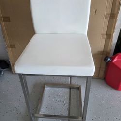 NEW WHITE BAR STOOLS!!