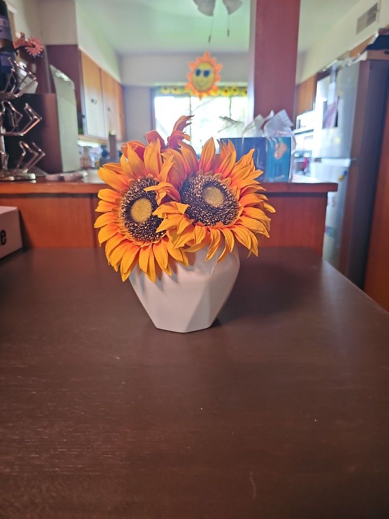 Fake Flowers For The Desk Or Home Decore