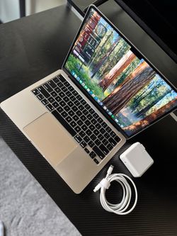 Macbook Air M2, 16gb, starlight