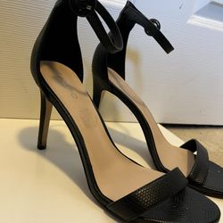 Little black Heels