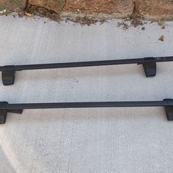 Thule cross bars and clamps