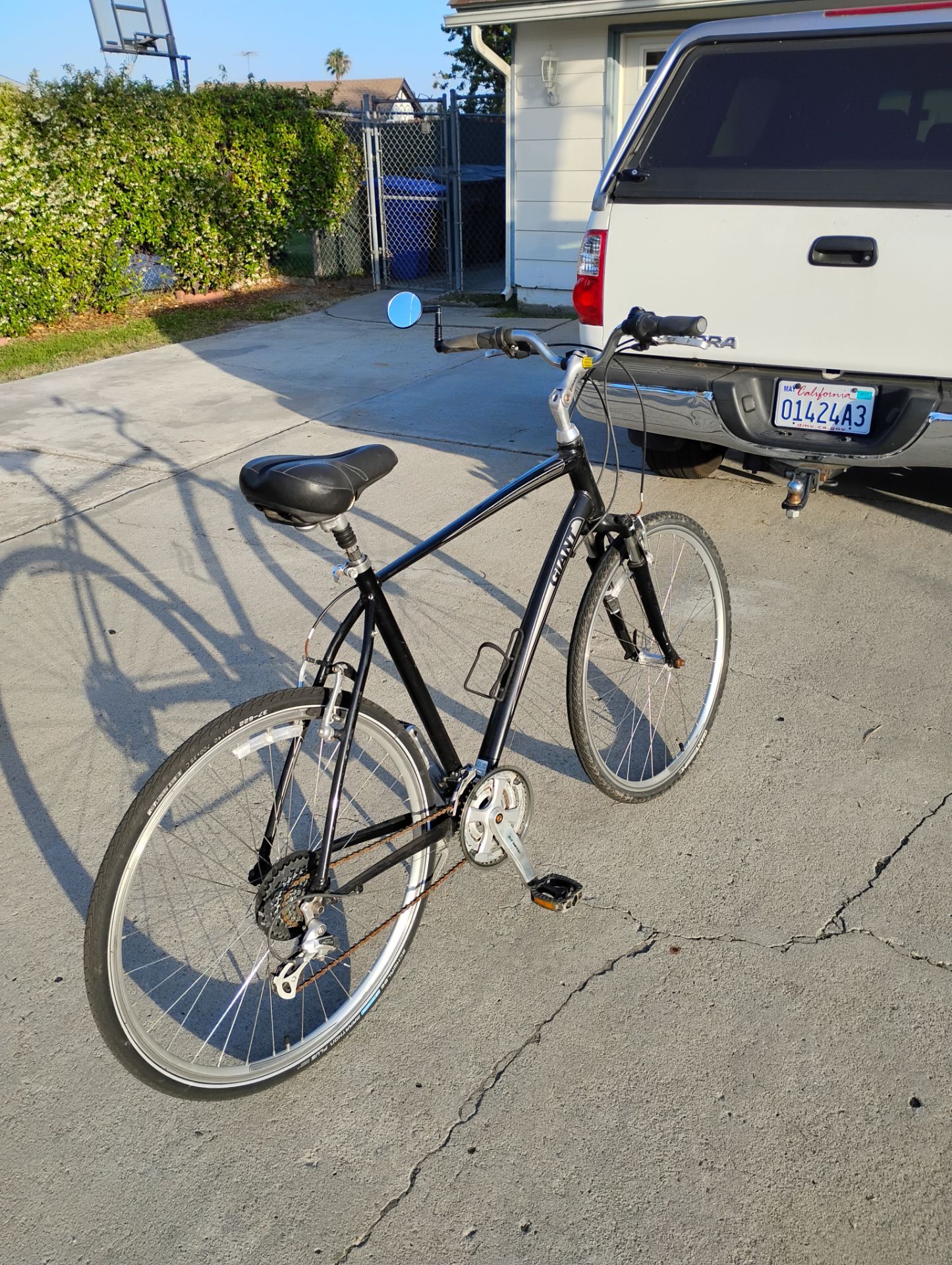 Giant Cypress XL Comfort Hybrid Bike for Tall Riders 6’0” to 6’5”