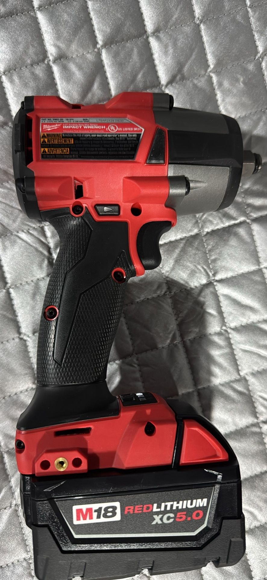 Milwaukee M18 1/2 Impact Wrench Whit 5.0 Ah Battery