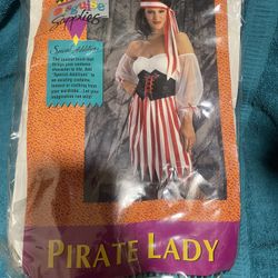 Halloween Pirate Lady