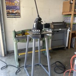 Dayton 2AC31A 4-Ton Metal Notcher 