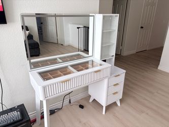 Vanity set