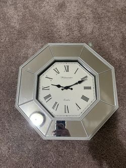 Wall Clock With Mirrored Frame 