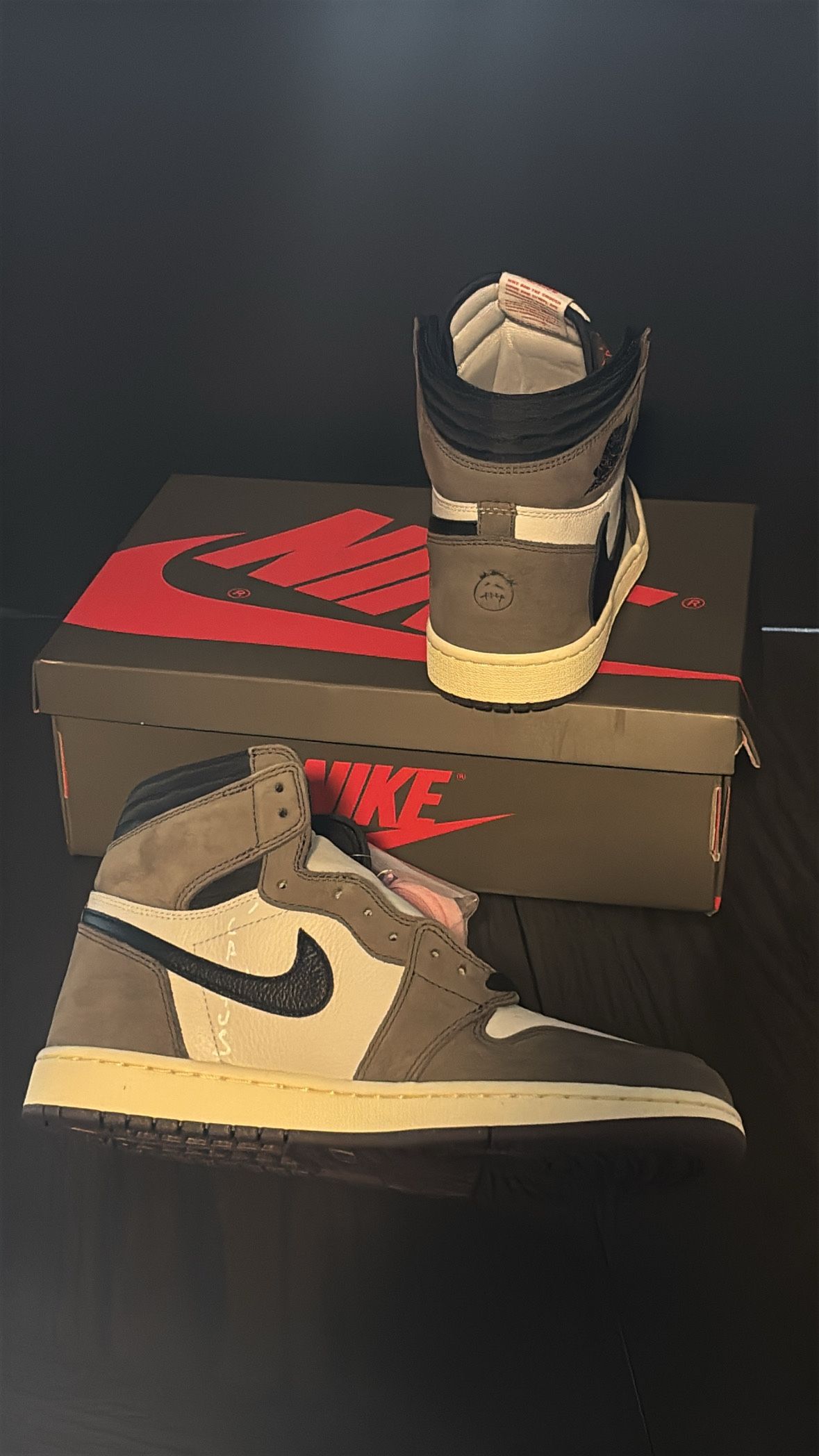Travis Scott x Air Jordan 1 Retro High OG "Mocha"