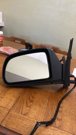 1999 Toyota Sienna driver side mirror
