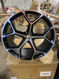 2025 33” Audi SQ8 custom Wheels