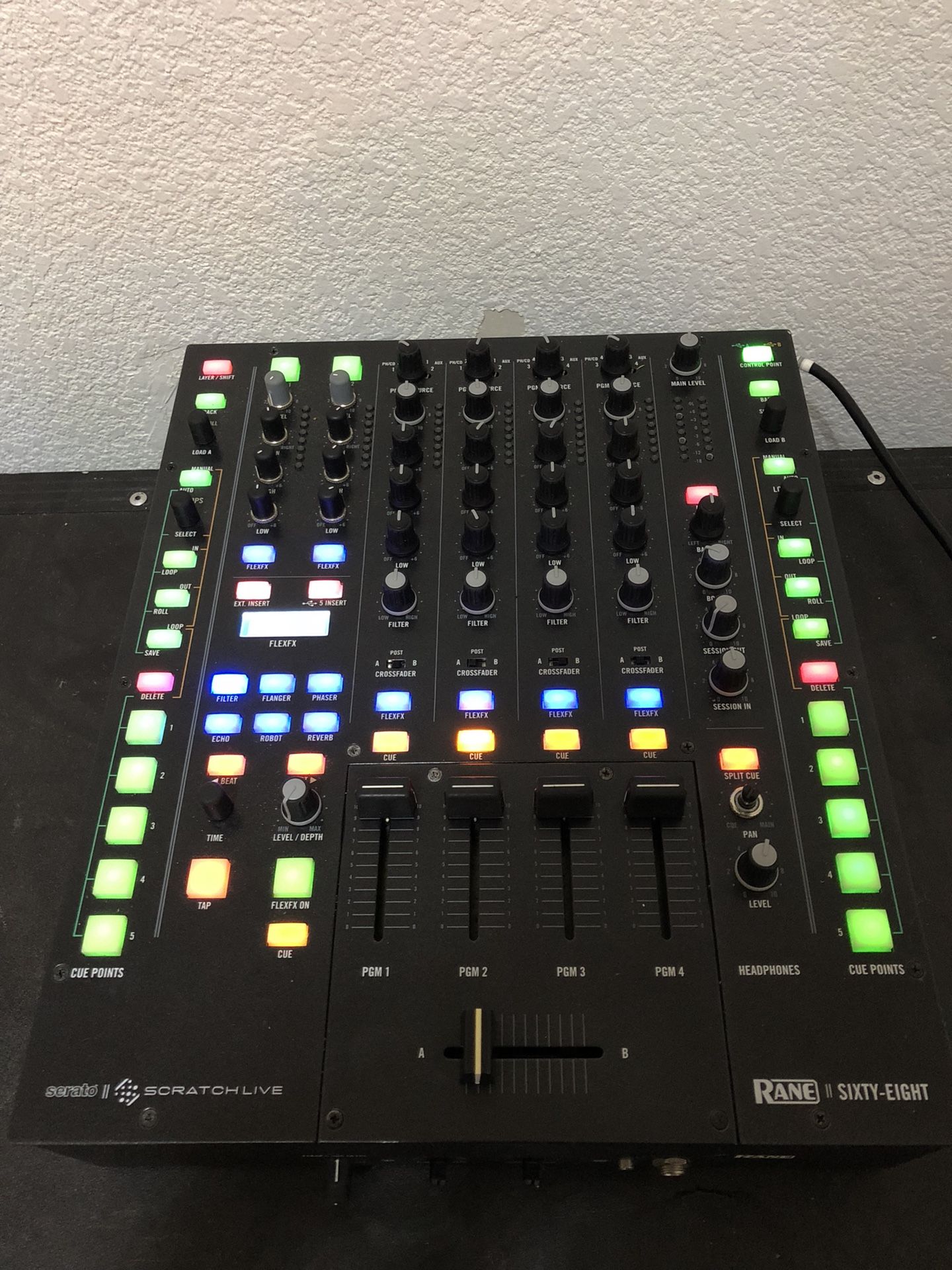 RANE Sixty-eight 68 DJ Mixer