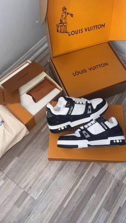 LV Black/White Trainer