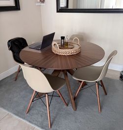 Round Modern Dining Set 47”- Price is Firm