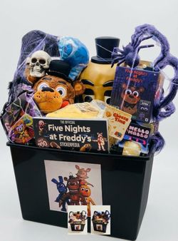 FNAF Ultimate Mystery Bundle - Lefty Plush, Mask, Squishies & Candy