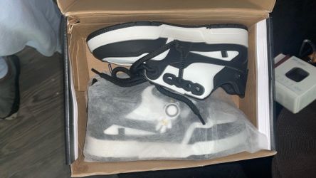Brand new skate shoes