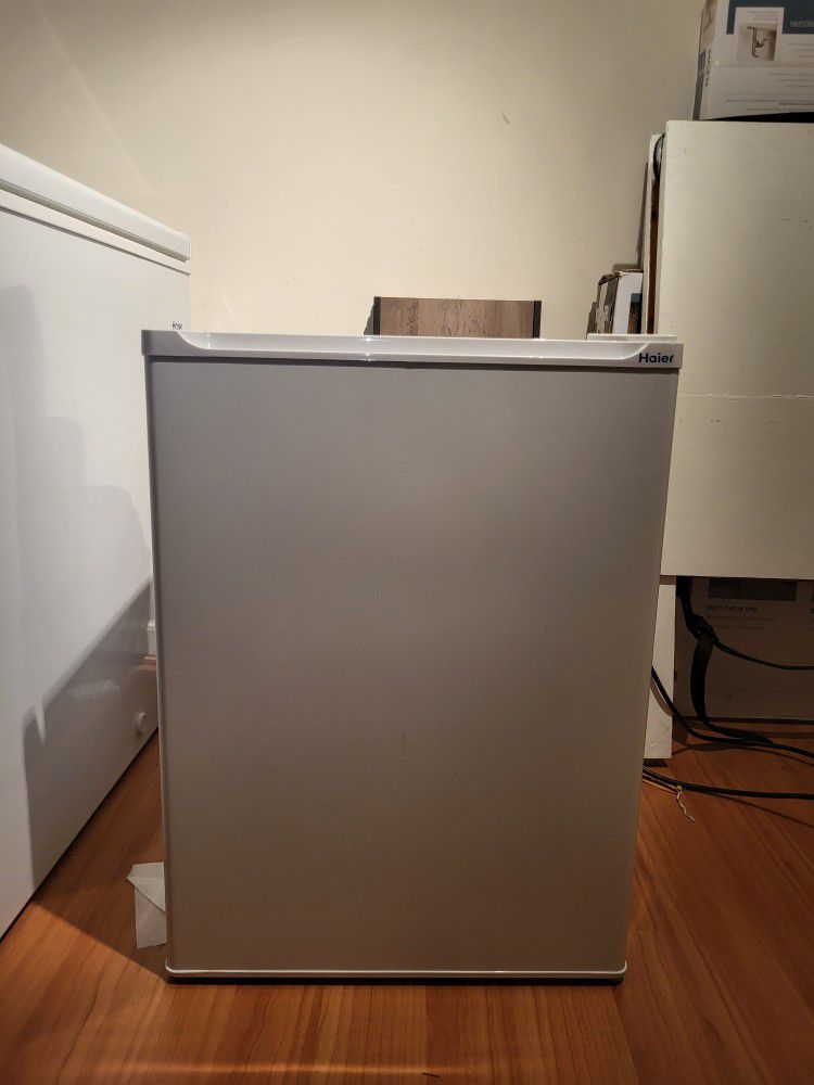 Refrigerator HAIER $15