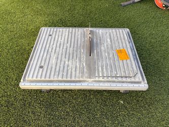 Portable Table Saw Top with Blade