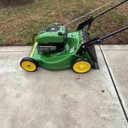 John Deere Self Propelled Mower In GREAT Working Condition!