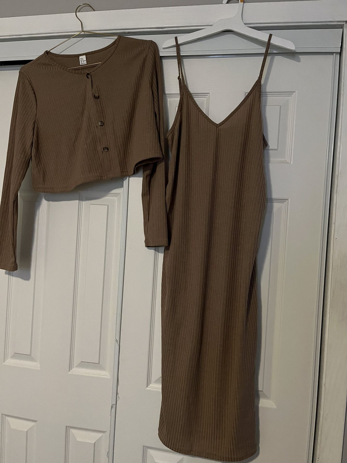 NWT Versus a Maternity Light Weight Knit Dress And Cardigan Fits Like A Large 