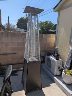 Pyramid patio heater with full 30lb tank