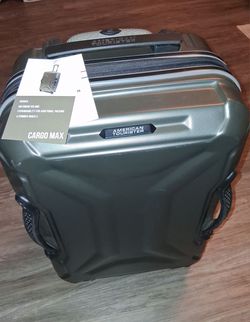 American Tourister Hard Shell Spinner Luggage