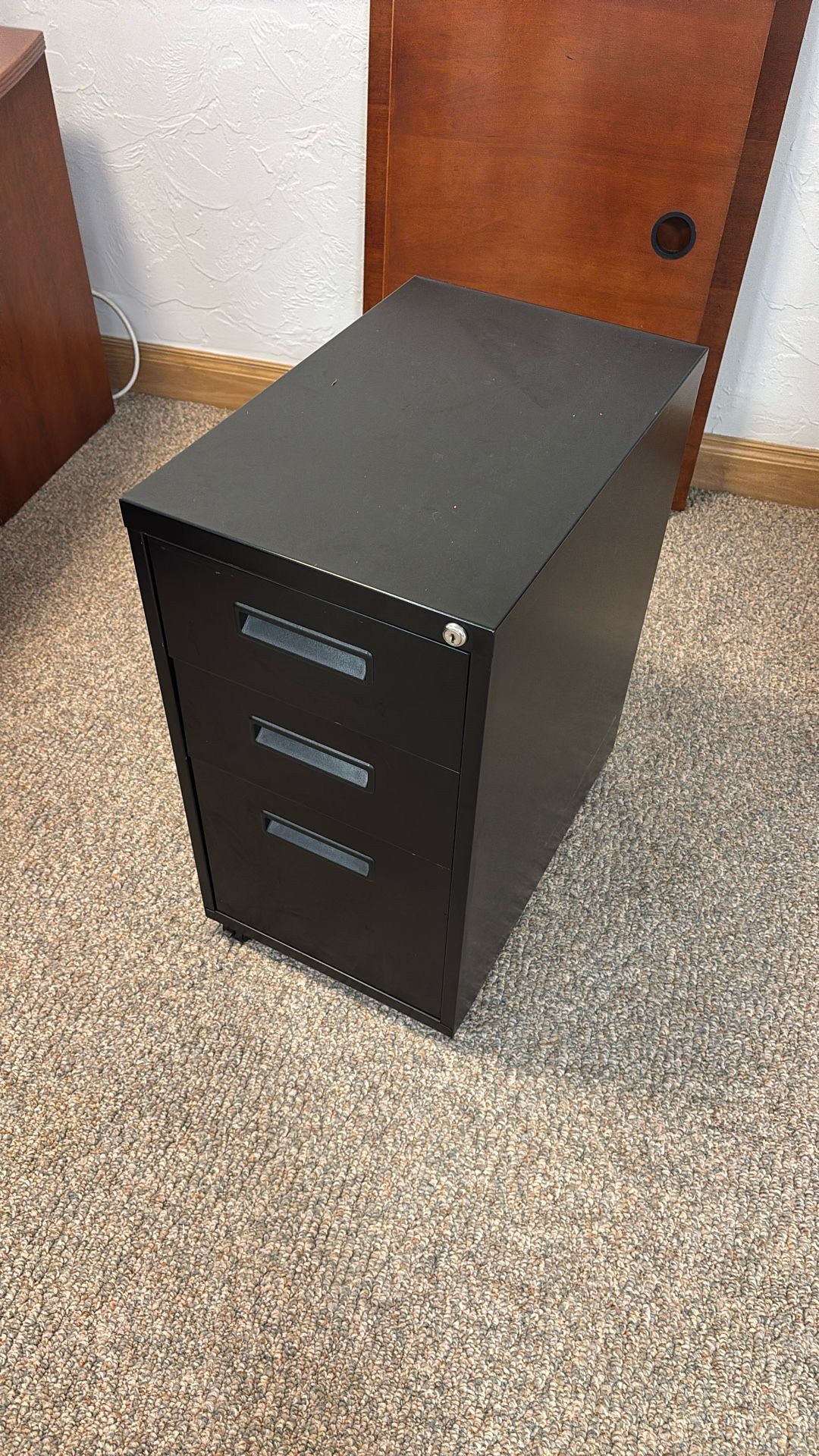 FILE CABiNET