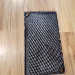 Reversible cast iron griddle