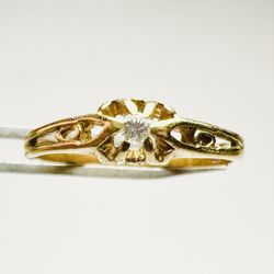 14k Gold Ring with natural Diamond size 5.5