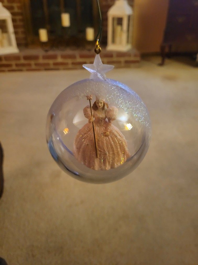 Glinda The Good Witch Arrives 2006