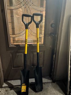 32 in. Fiberglass D-Handle Drain Spade $25 each cada uno