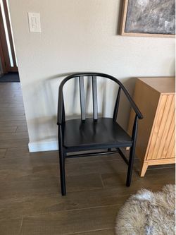 Set 2 modern black chairs