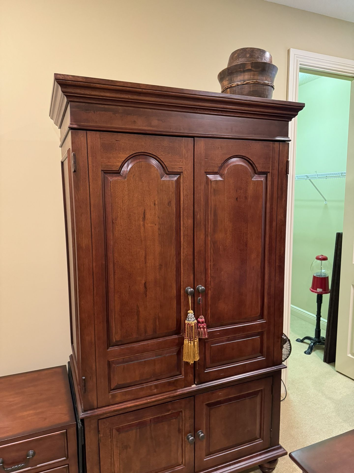 Beautiful  Armoire - Excellent Condition- 40” x 22” x 78” - Originally $2200.     Asking $395