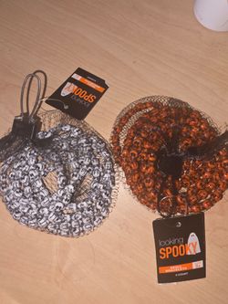 Skull Bracelets 8 ct pk. Both packs for $4
Pick up in Garland 75042 by appointment