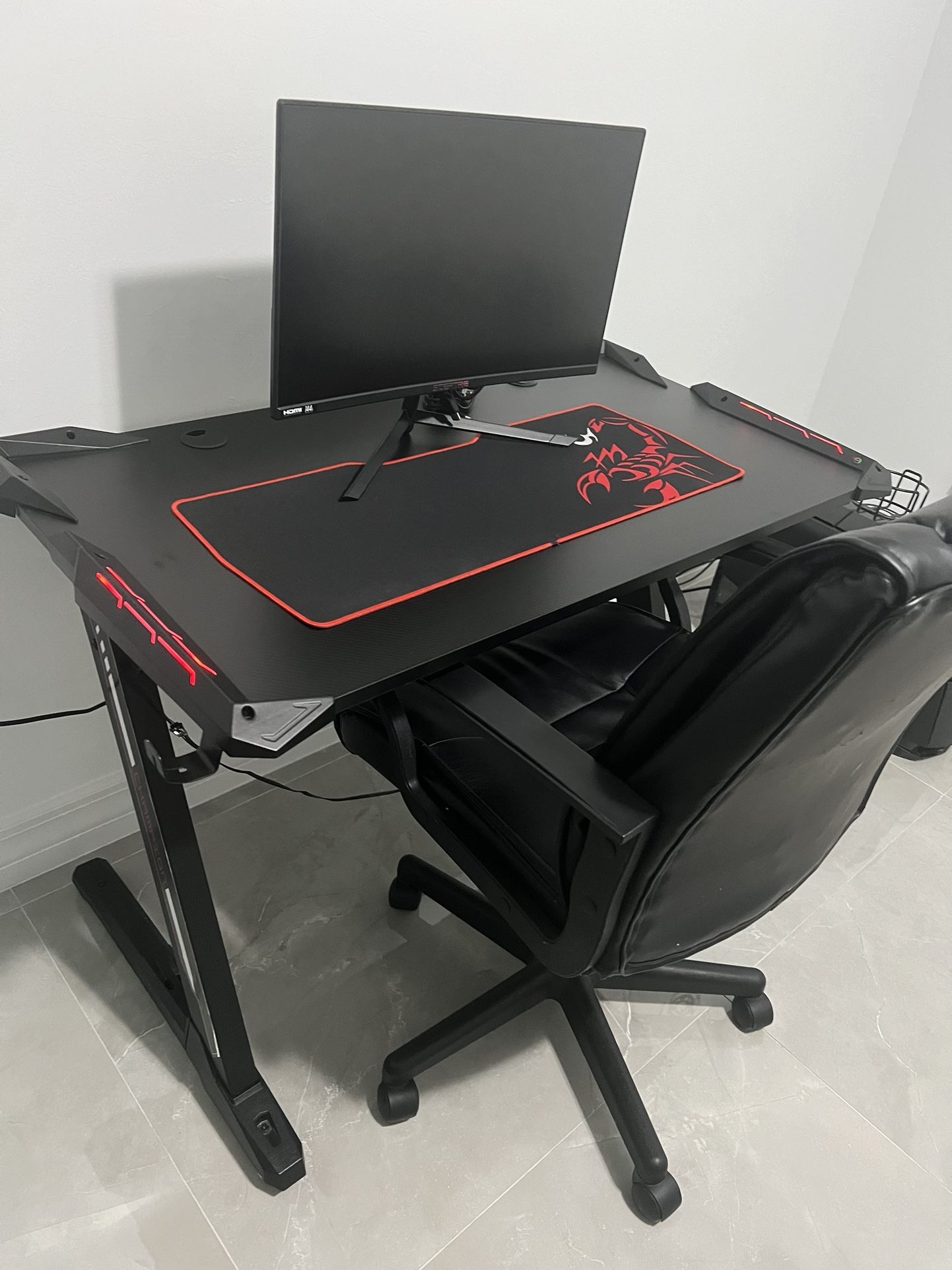 Pro Gaming Desk With Curved Gaming Monitor & Chair
