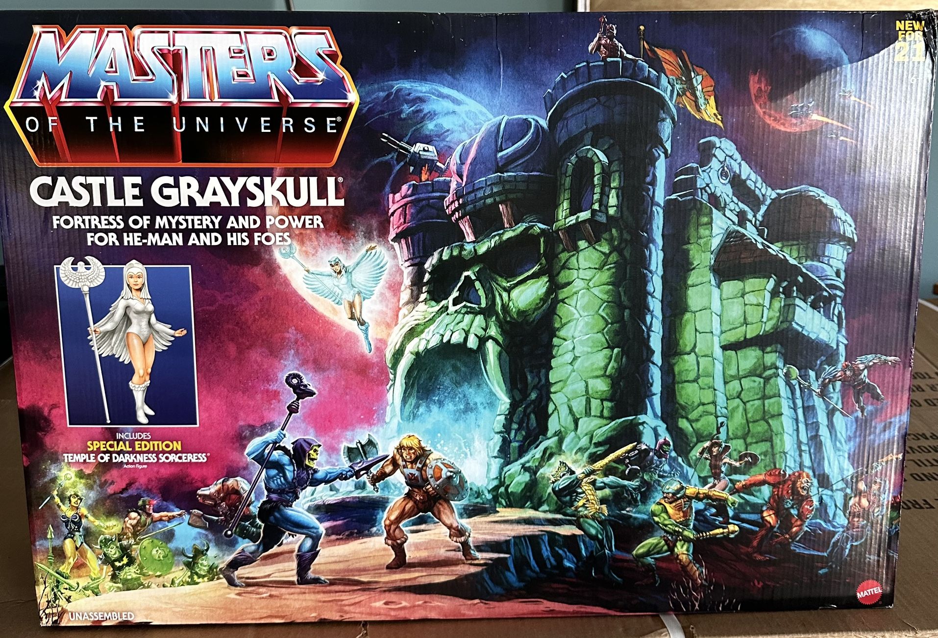 Masters of the Universe Origins Playset Castle Grayskull with Scorceress Action Figure, MOTU Toy Fortress 4 Rooms, Trap Door and Elevator