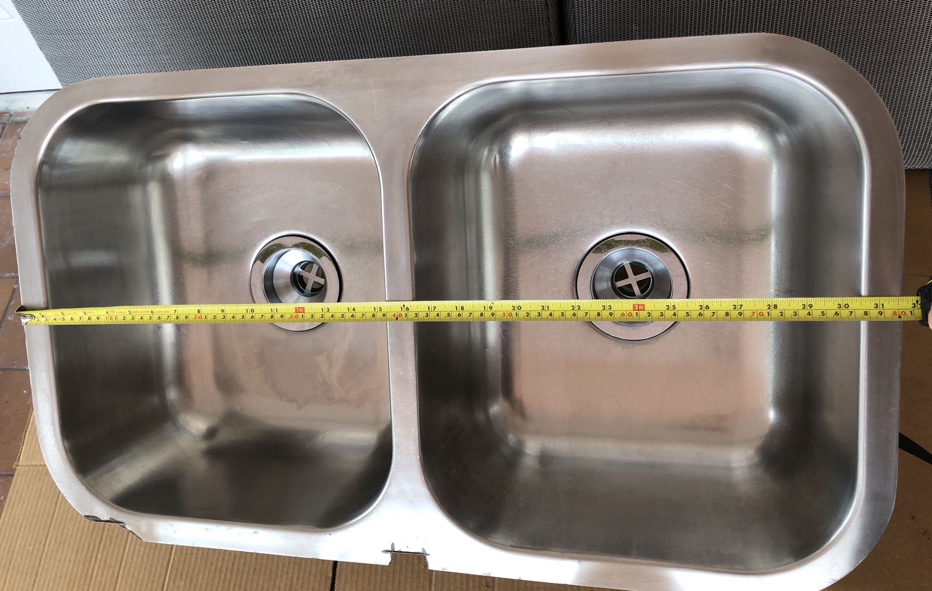 Large Double Bowl Undermount Stainless Steel Kitchen Sink with Drain / Fregadero Doble de Cocina con Drenaje Acero Inoxidable Instalacion Bajo Meseta