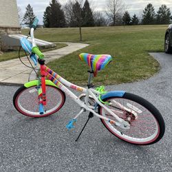 Girls Bike - Very Good Condition