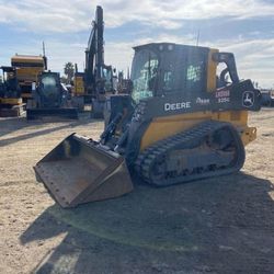 John Deere 325G – $56,916 – 2 hrs – 2024 Model