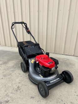 Honda HRC 216 hydrostatic transmission Commercial Lawn Mower