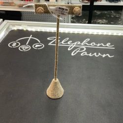 Woman’s Studded Diamond Earrings