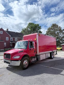 Service truck toolbox truck