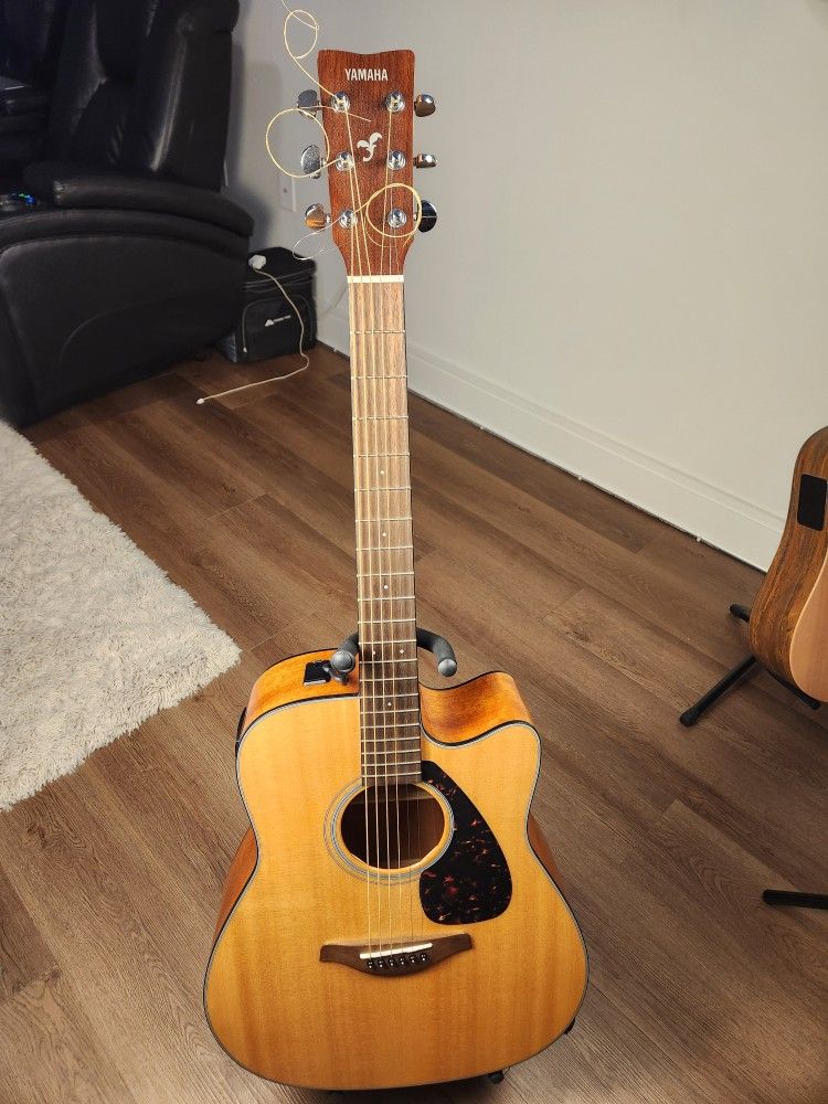 Yamaha Acustic Guitar