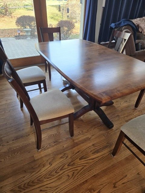 Dining Table W/6 Chairs