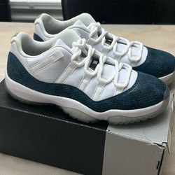 Jordan 11 Low( Snake Skin )