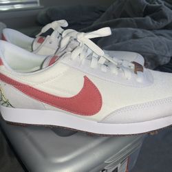 Womens Nike Daybreak Catechu