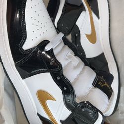 Jordan 1 Mid SE (GS) ‘Black Gold’