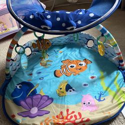 Disney Baby Finding Nemo Mr. Ray Ocean Lights & Music Activity Play Gym