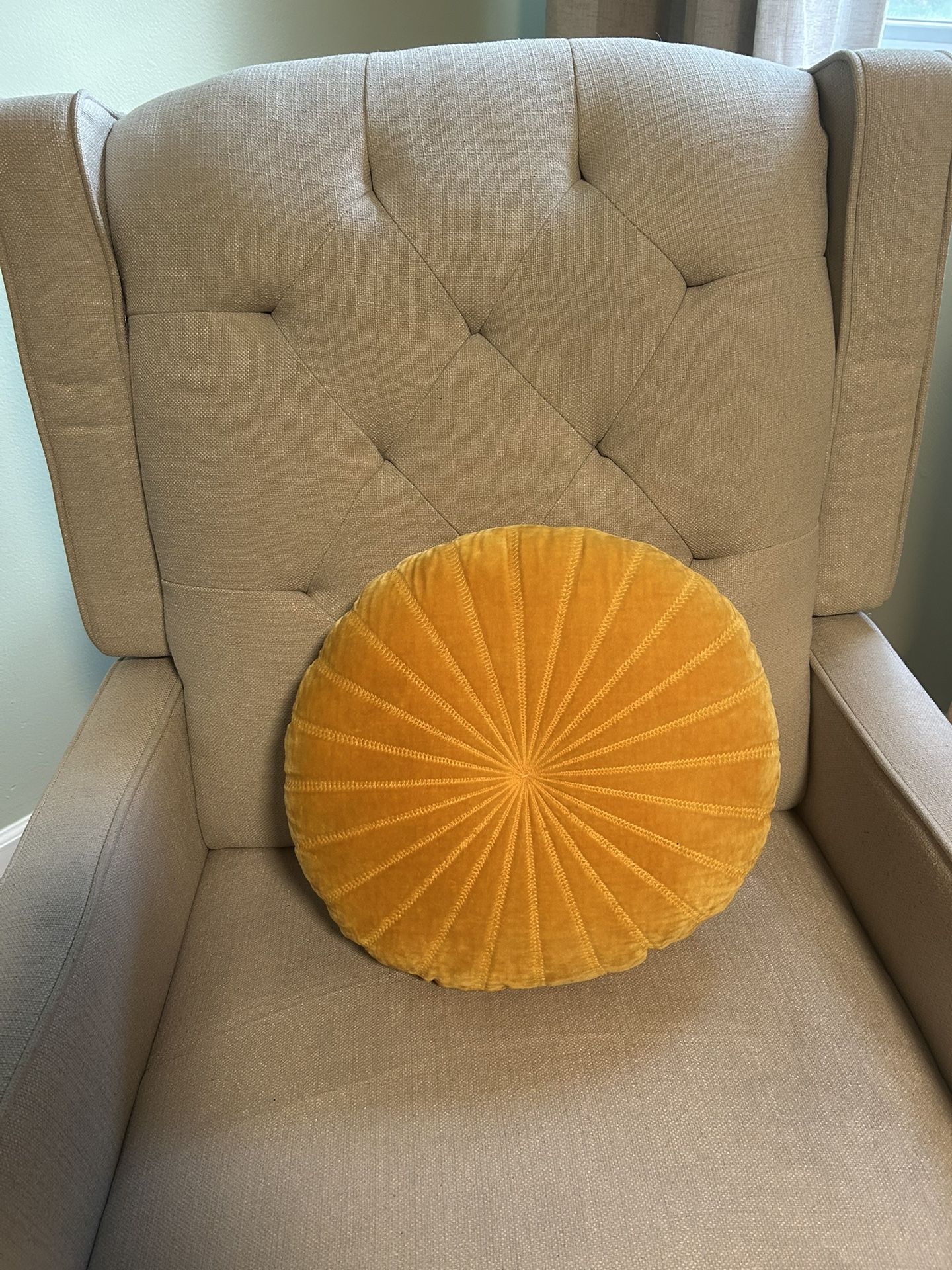 Yellow/Gold Decor Pillow ☀️