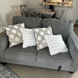 Loveseat 