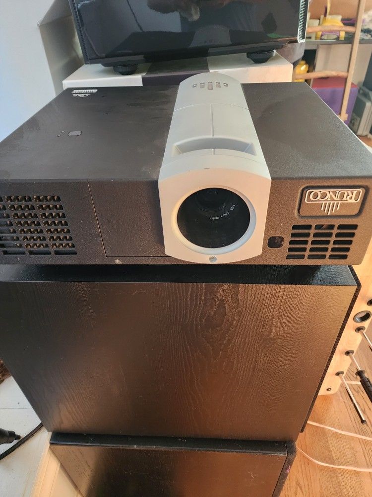 Runco CL710 DLP